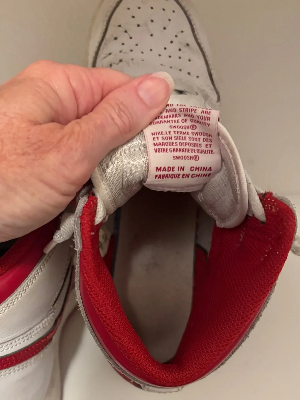 Jordan Air Jordan 1 Retro High OG Metallic Red 6Y = 7.5 Womens Sneakers (2017)